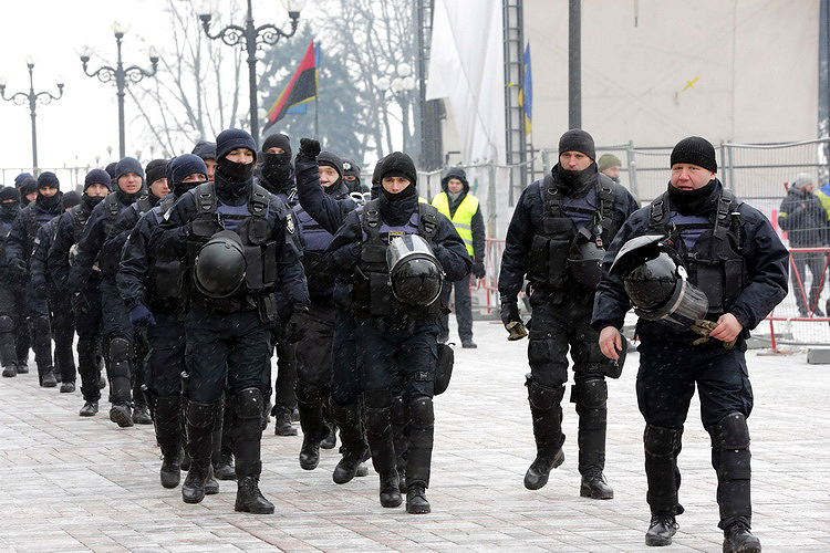 На мітингу під Радою чергує майже 4 тис. правоохоронців