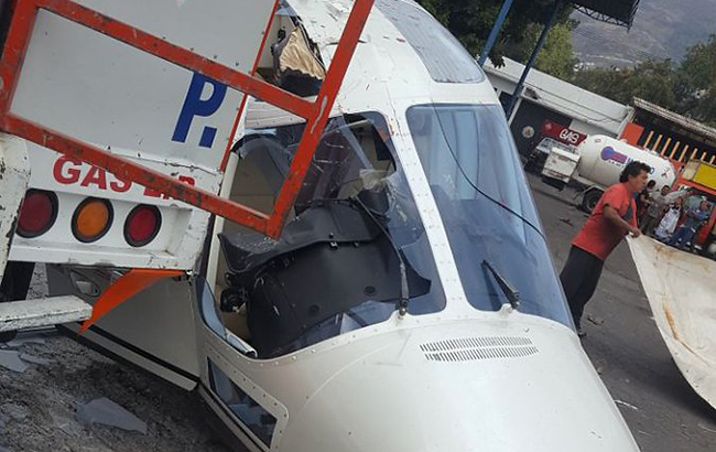 У Мексиці вертоліт впав на газовоз, постраждали 5 осіб