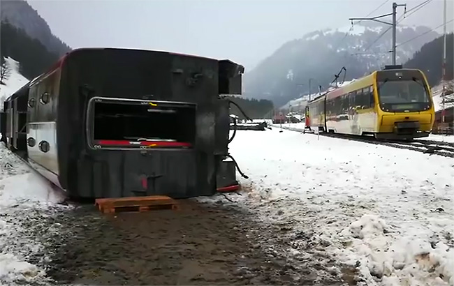 Ураган &quot;Елеонор&quot; зірвав пасажирський потяг з рейок у Швейцарії