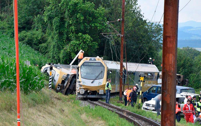В Австрії зійшов з рейок пасажирський потяг, постраждали 30 людей