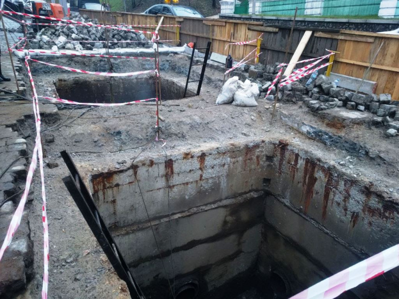 В Киеве на Владимирском спуске до среды частично ограничат движение