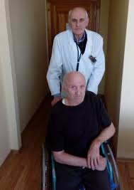 Восемь месяцев живет в больнице: во Львове разыскивают родственников пациента