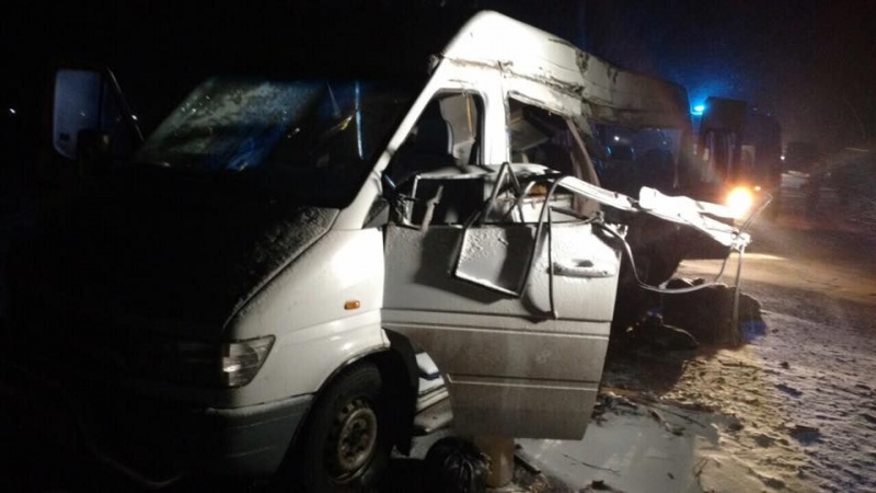 ДТП с фурой и микроавтобусом в Днепропетровской области