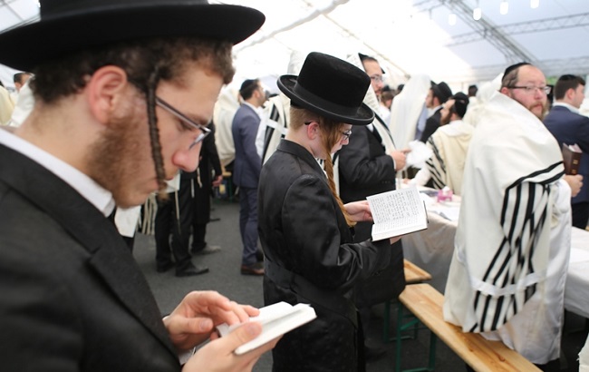 В Рош Ха-Шана совершается чтение особых молитв "слихот"