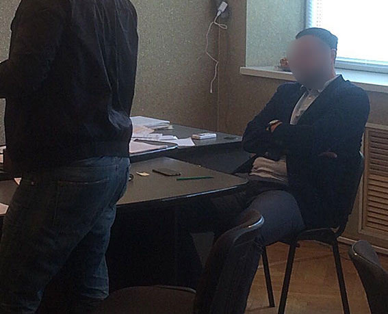 На взятке в 416 тыс. гривен задержан чиновник Днепропетровской РГА