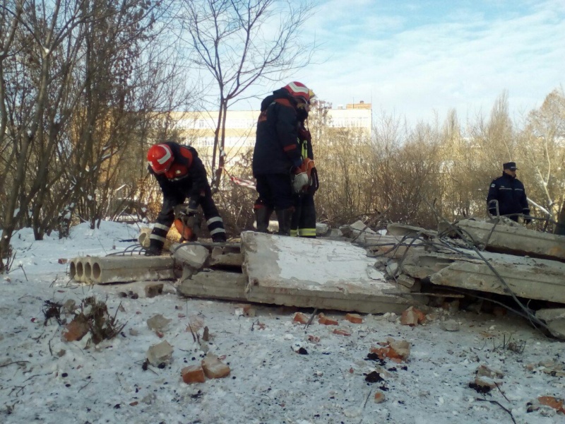 Обвал гуртожитку в Чернігові: розчищено та вивезено понад 430 кубічних метрів уламків