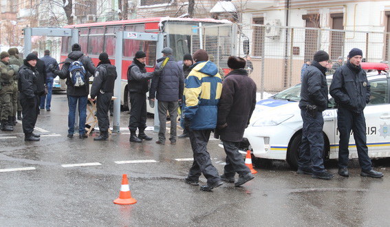 Протесты в Киеве: порядок в столице обеспечивают 1,4 тыс. правоохранителей