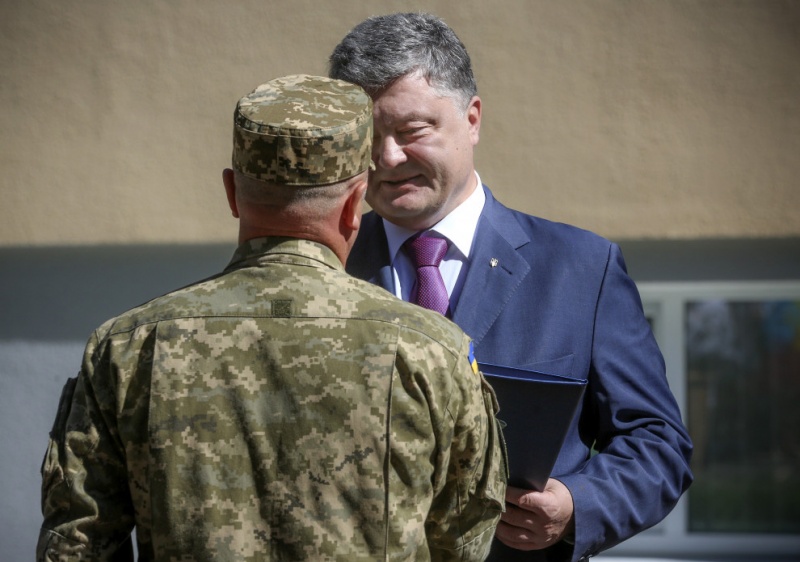 Порошенко принял участие в мероприятиях по случаю 24-й годовщины военной разведки Украины 1