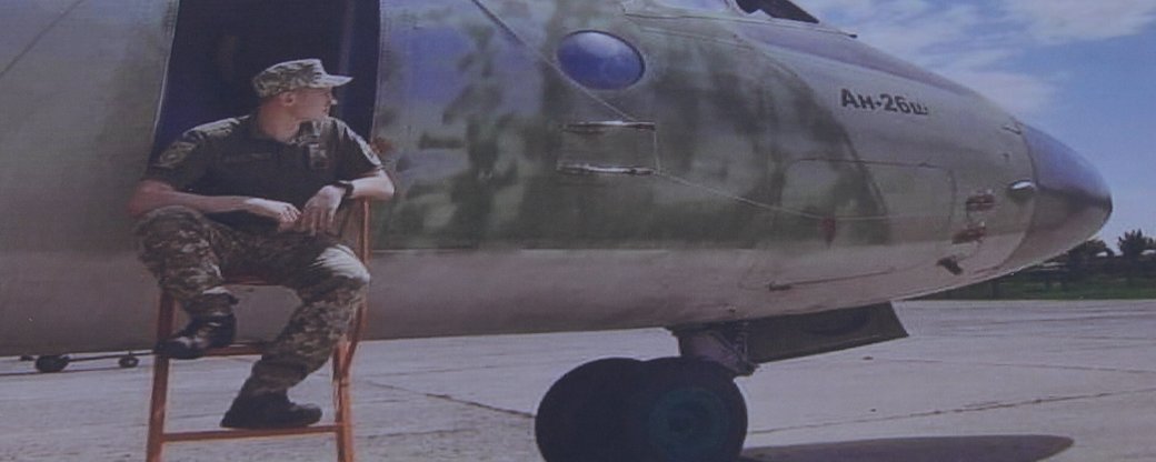 Усі малюнки Сашка були про небо: вчителі курсанта з Ан-26 зі сльозами згадали його дитинство