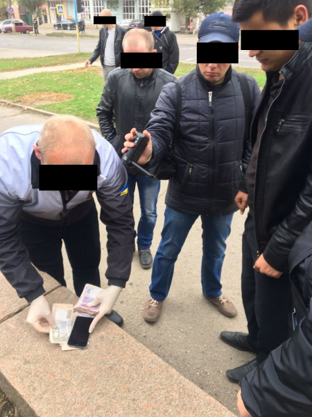 У Миколаївській області на хабарі затримали слідчого поліції