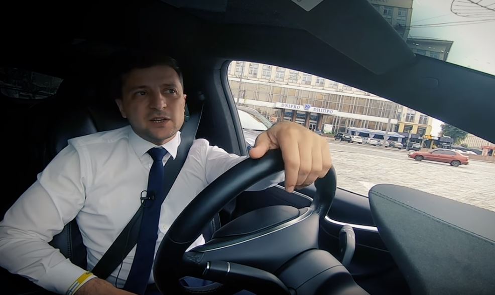 Від Сузукі до Тесли: всі машини Зеленського у фотографіях