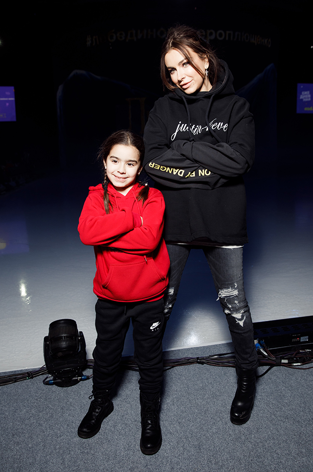 Ані Лорак повеселилася з дочкою в Москві після новини про розлучення