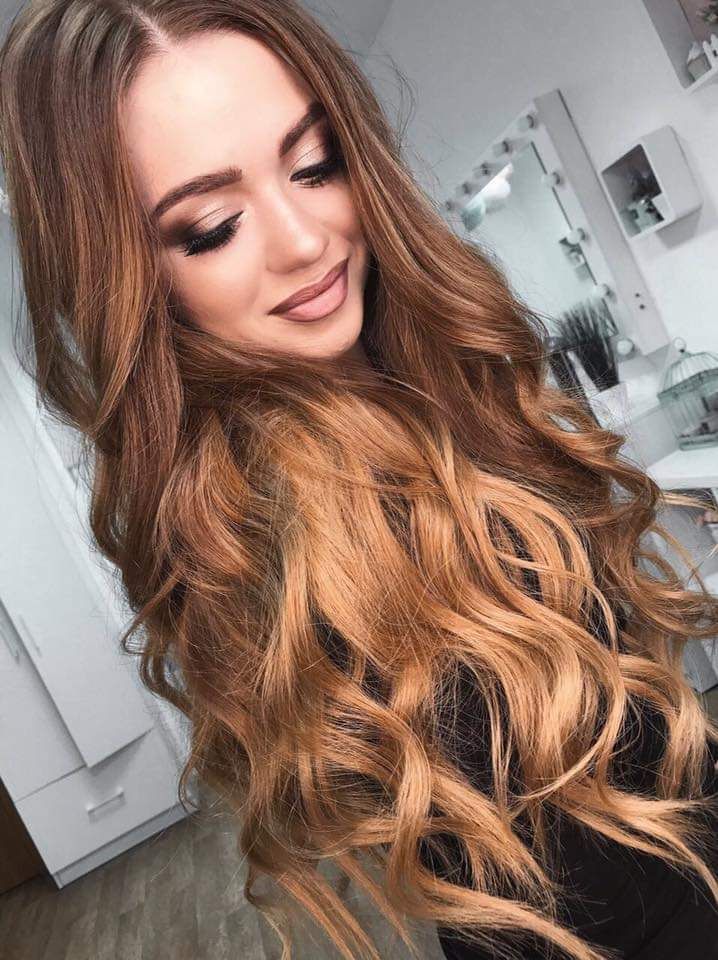 Легкая небрежность и ностальгия по 90-м: главные тренды в прическах 2019