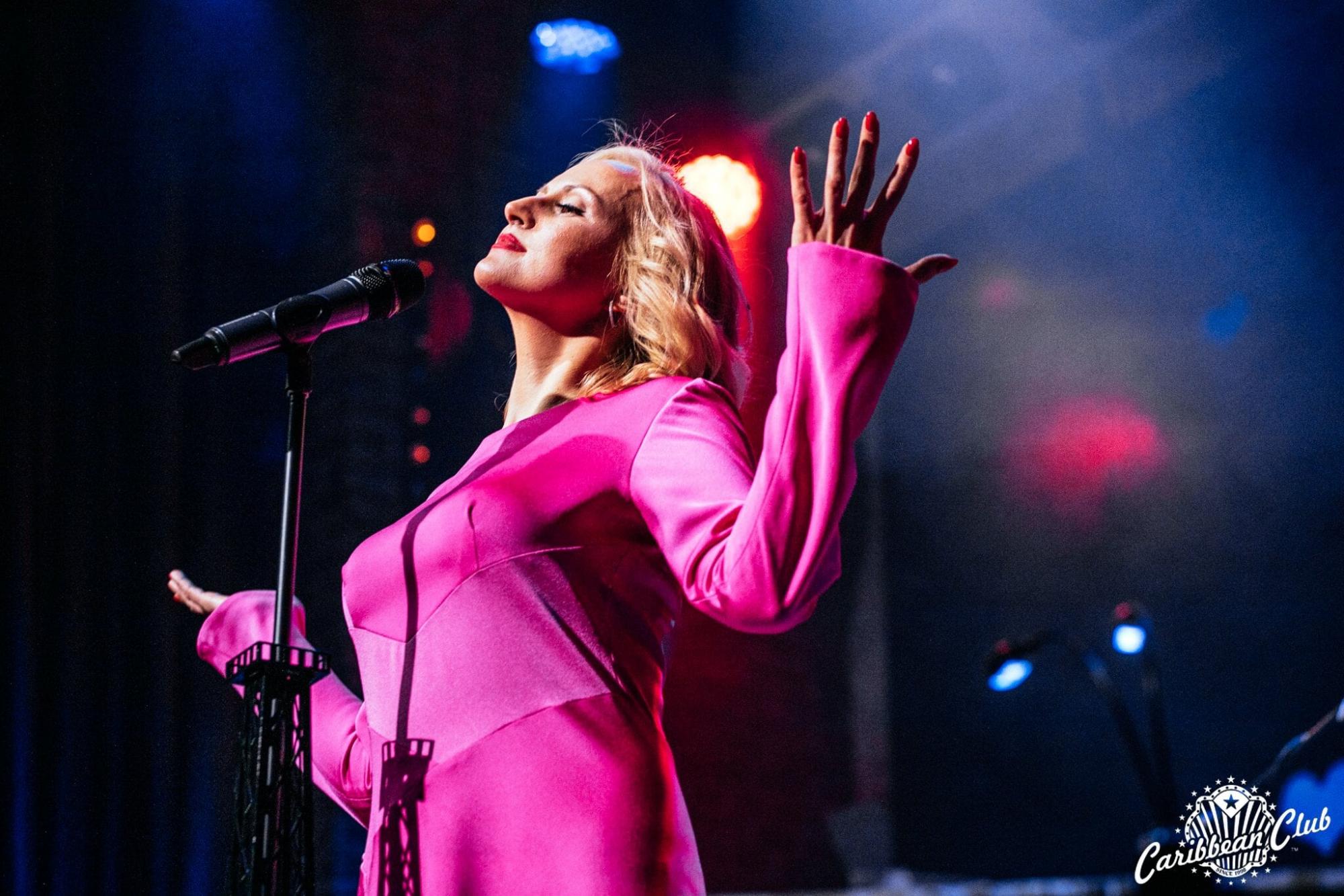 Легенда Эдит: финалистка шоу "Голос страны" Натали Пичкур споет песни Эдит Пиаф