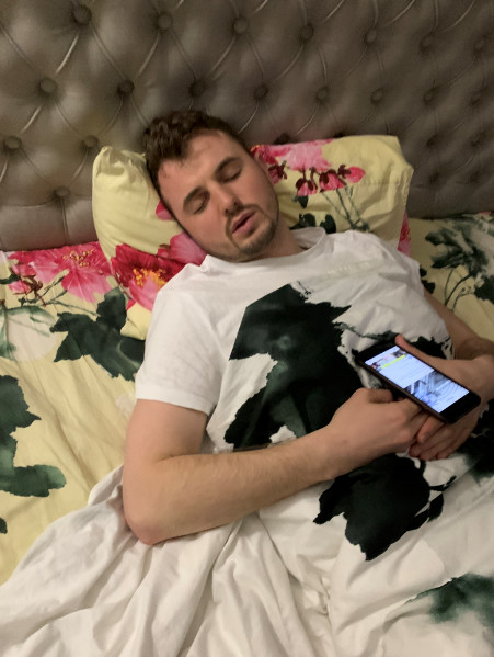 Актори студії «Мамахохотала» показали, чим займаються на карантині