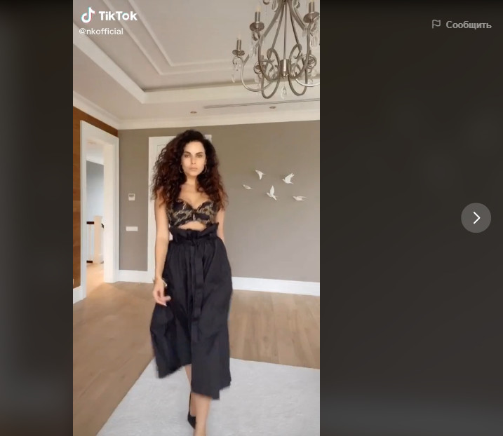 У бра-топі і з оголеним животиком: Настя Каменських зачарувала спокусливим total black образом