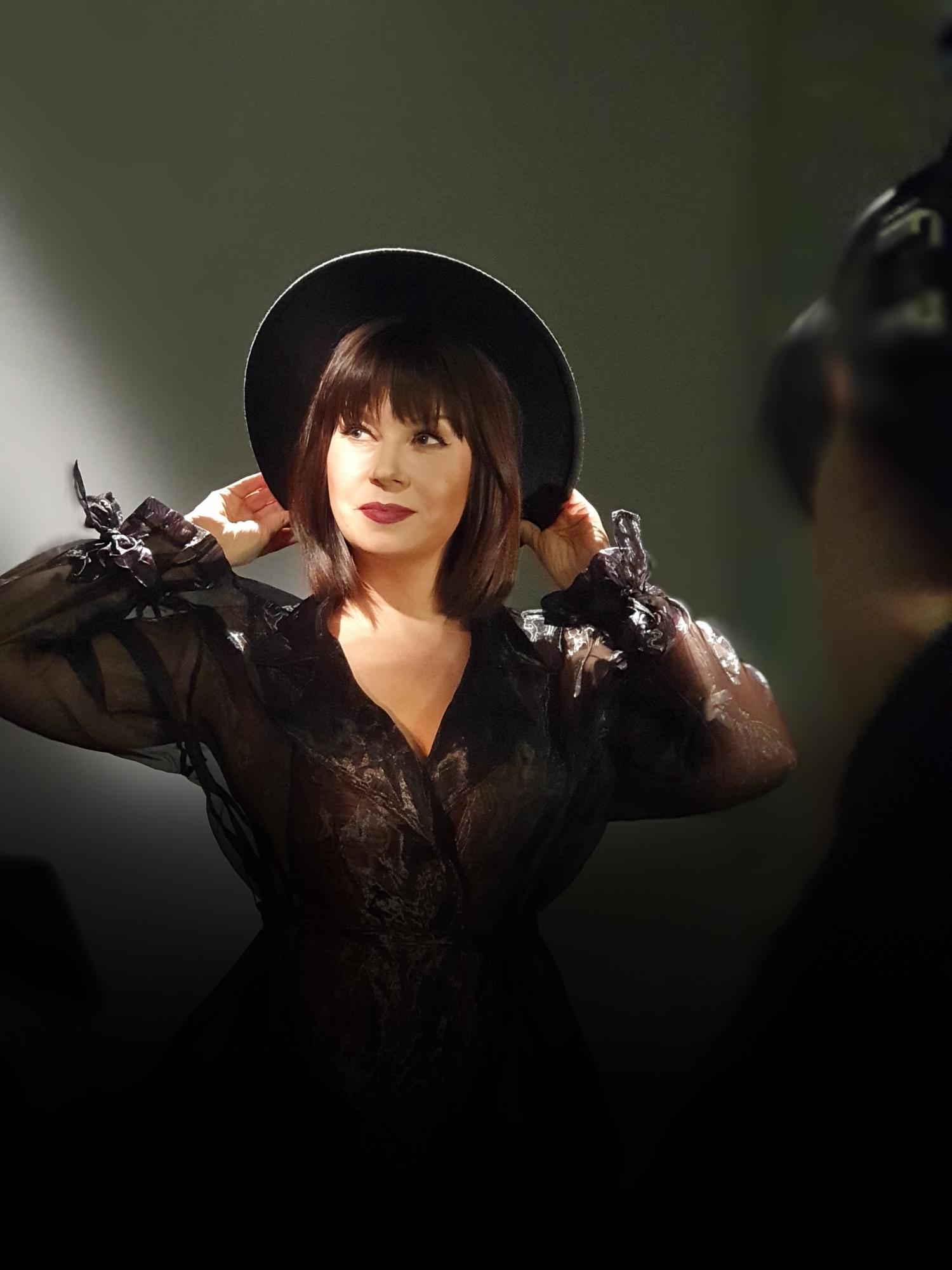 Алла Мазур и Наталья Мосейчук снялись в неожиданных образах: такими вы их еще точно не видели