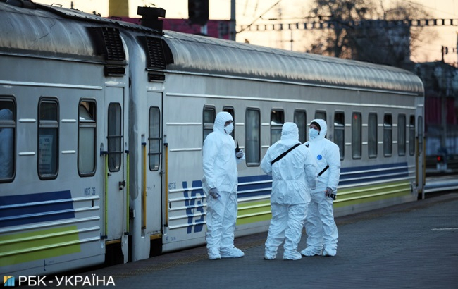 ЧП на вокзале в Киеве: в поезде заблокированы десятки людей