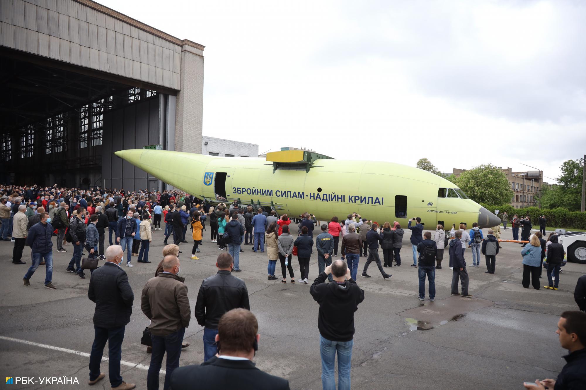 На &quot;Антонове&quot; начали сборку Ан-178 для армии. Уже сделали первый фюзеляж