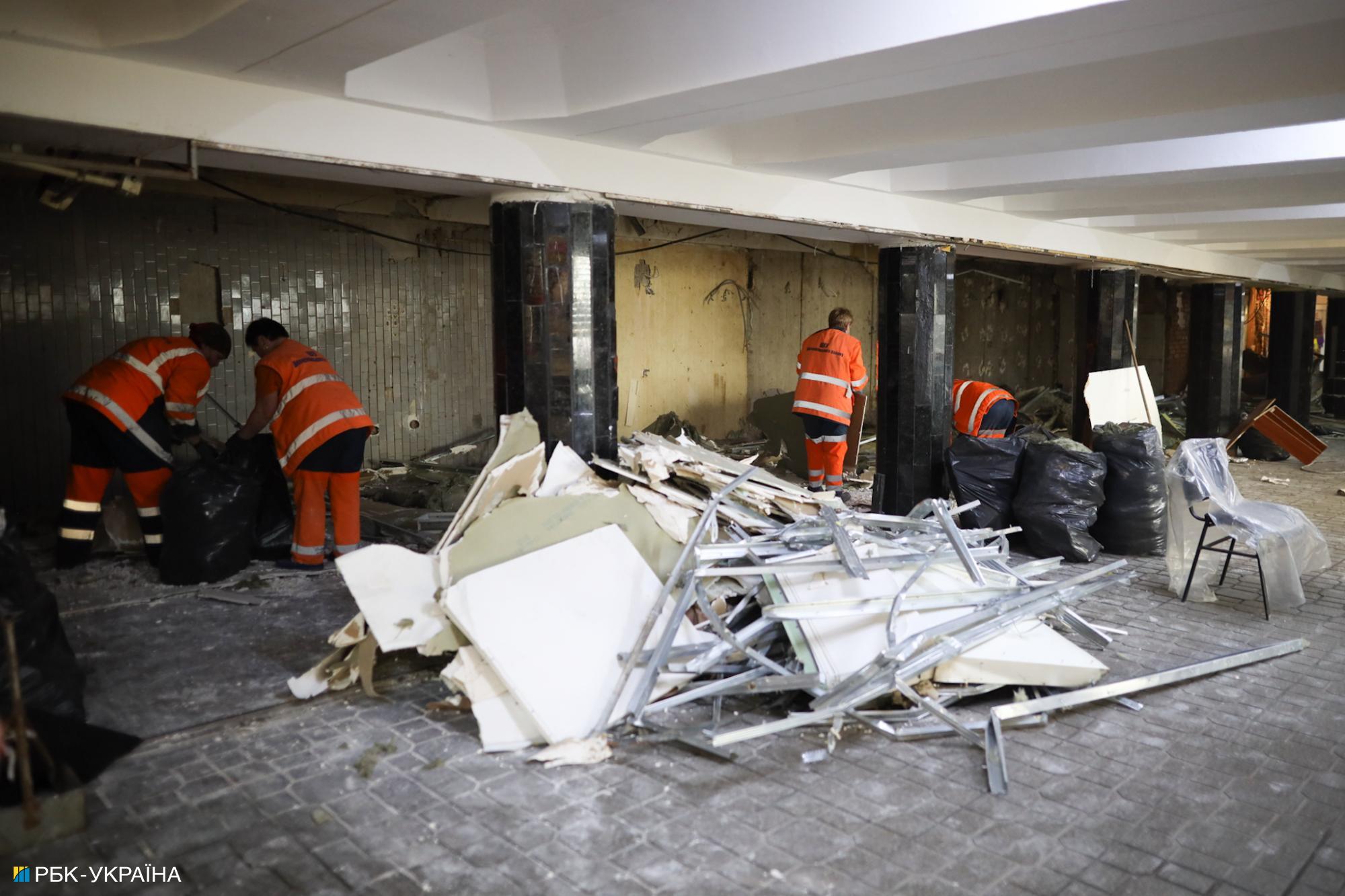 У Києві на Майдані знесли всі МАФи (фото)