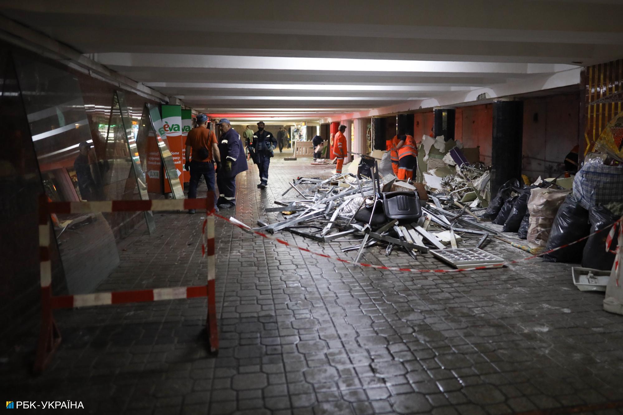 У Києві на Майдані знесли всі МАФи (фото)