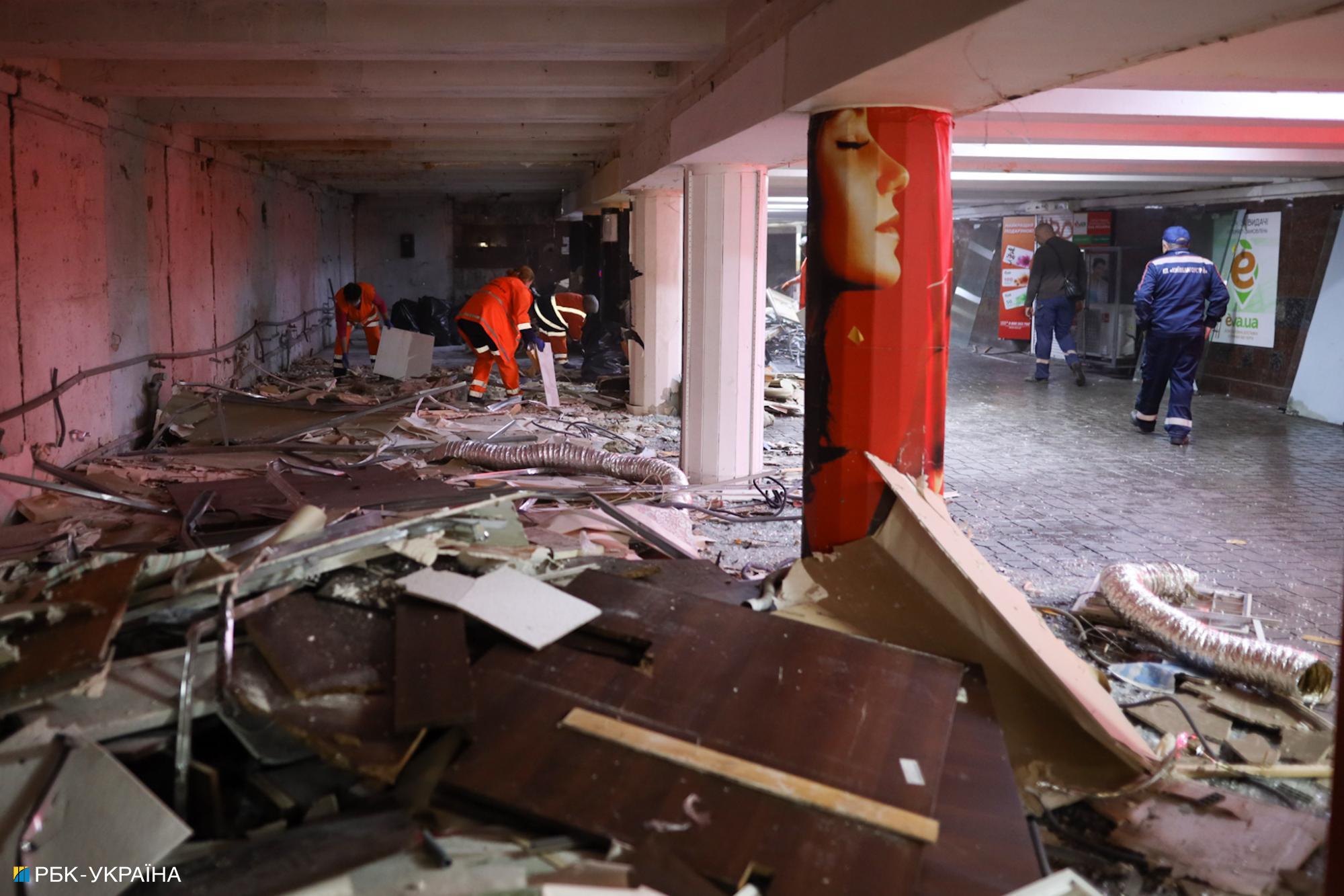 У Києві на Майдані знесли всі МАФи (фото)