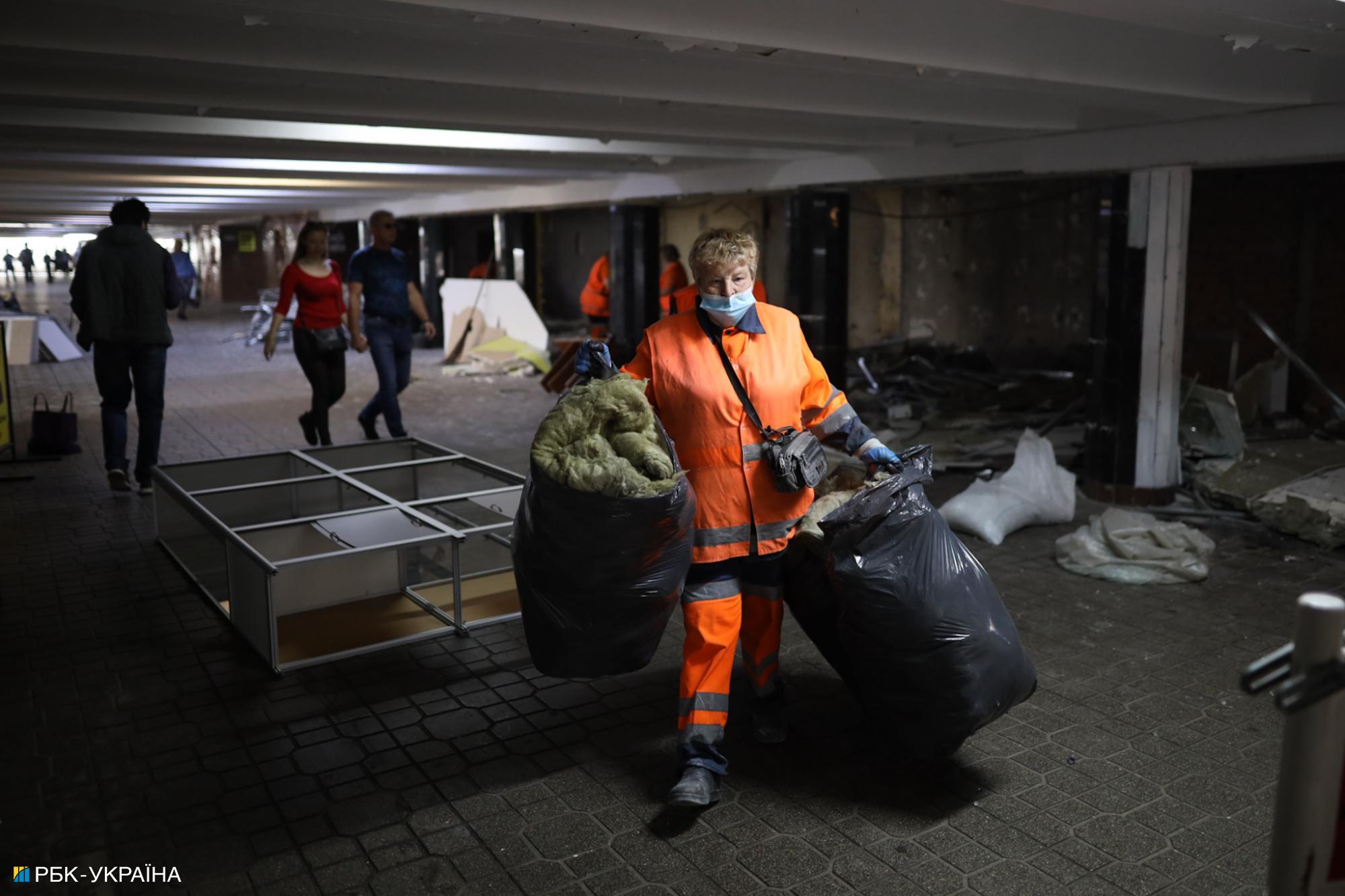 У Києві на Майдані знесли всі МАФи (фото)