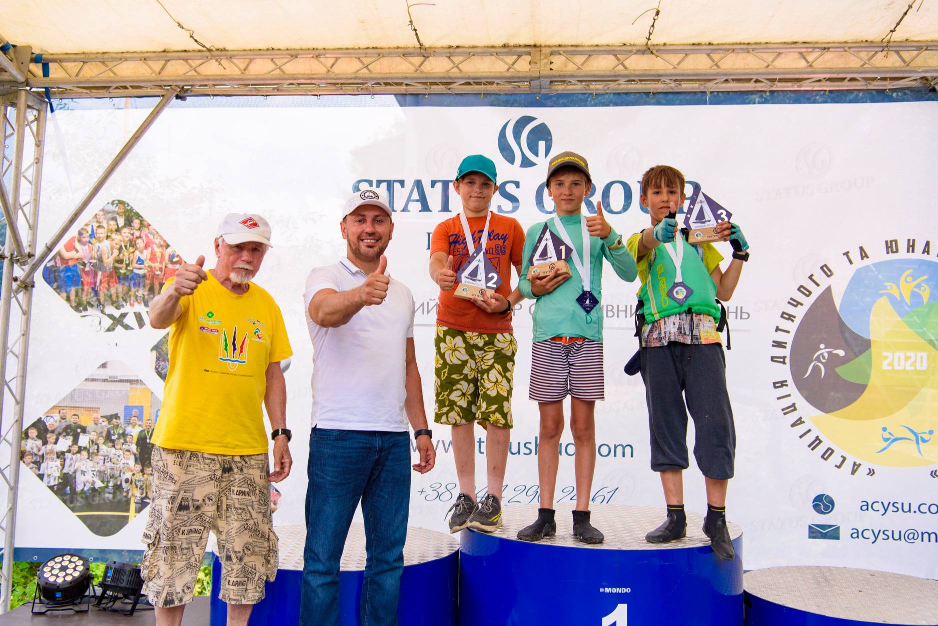 Нардеп Стріхарський подарував юним яхтсменам десять нових вітрил