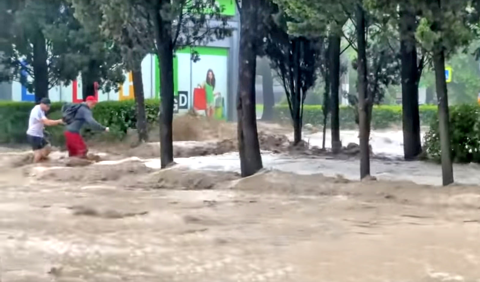 У Криму випала рекордна кількість опадів: три місячні норми за день (фото)