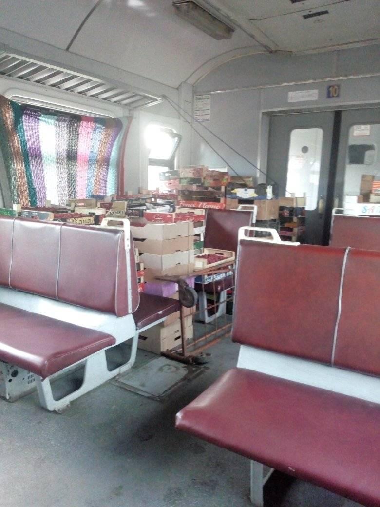 "Торгаши" превратили электричку на Одессу в базар: "это по льготе?"