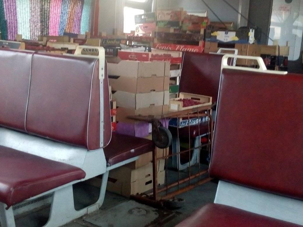 &quot;Торгаши&quot; превратили электричку на Одессу в базар: &quot;это по льготе?&quot;