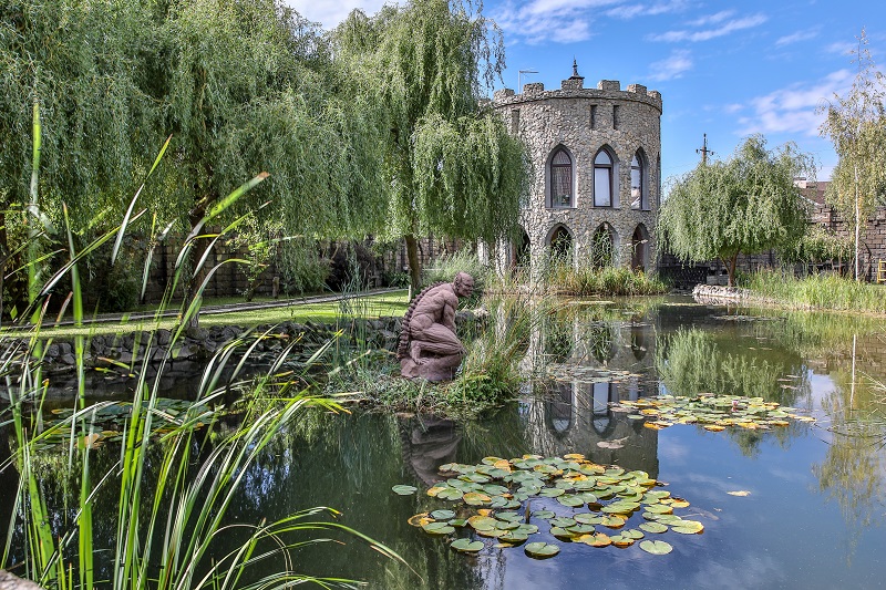 Від пацанки до панянки 4: &quot;пацанок&quot; переселили із сараю в монастир (фото)