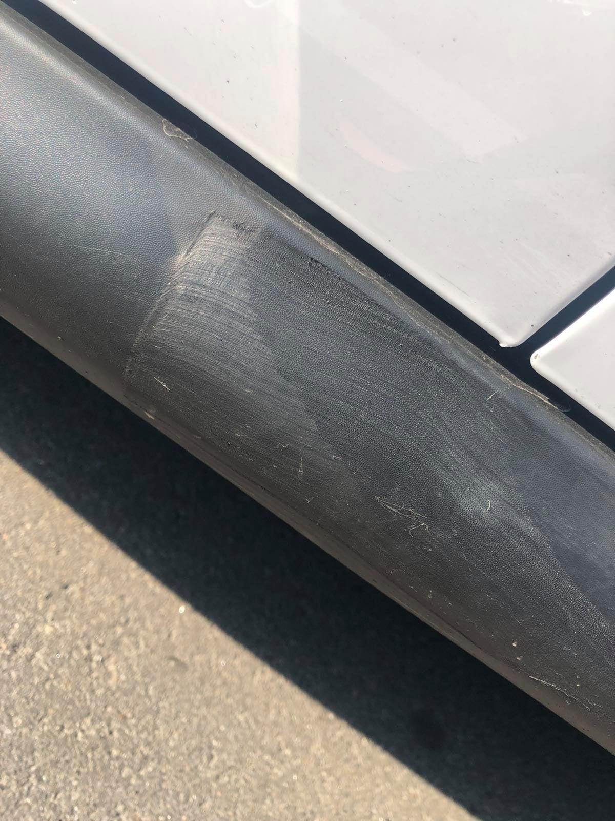 Киевлянин через приложение оплатил парковку: его машину эвакуировали и поцарапали (видео)