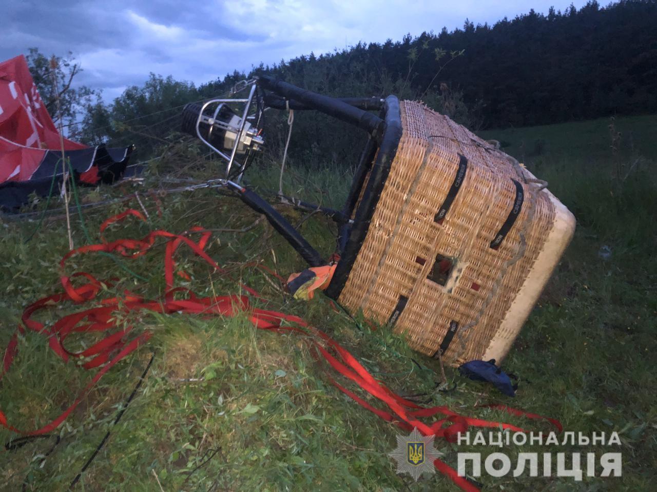 Трагедія з повітряною кулею у Кам'янці-Подільському: люди благали про допомогу і падали на цвинтар