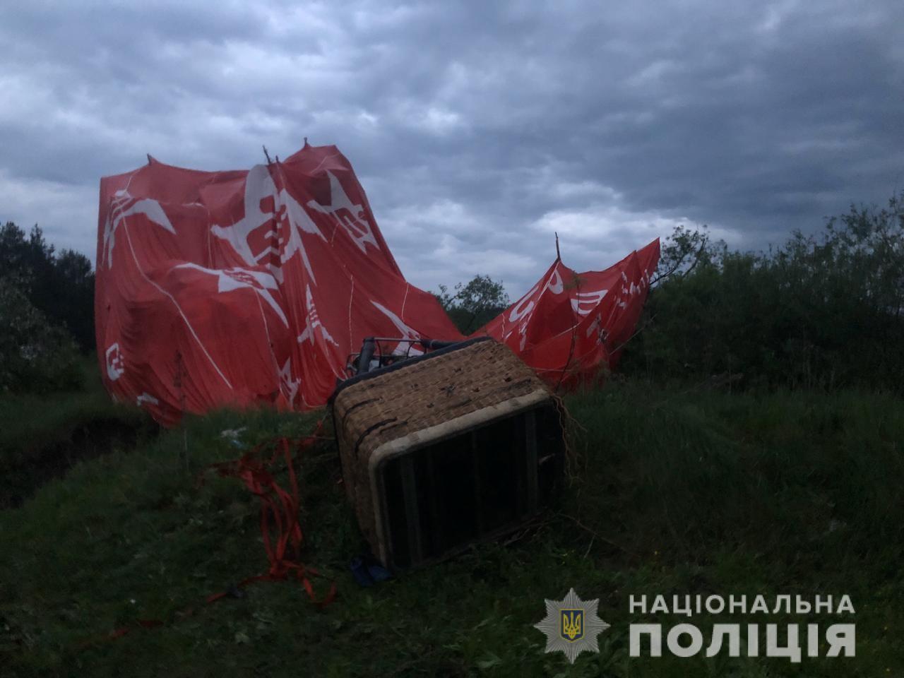 Трагедія з повітряною кулею у Кам'янці-Подільському: люди благали про допомогу і падали на цвинтар