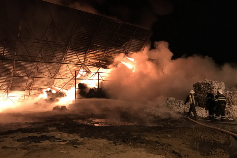 Под Харьковом горело предприятие по переработке пластика