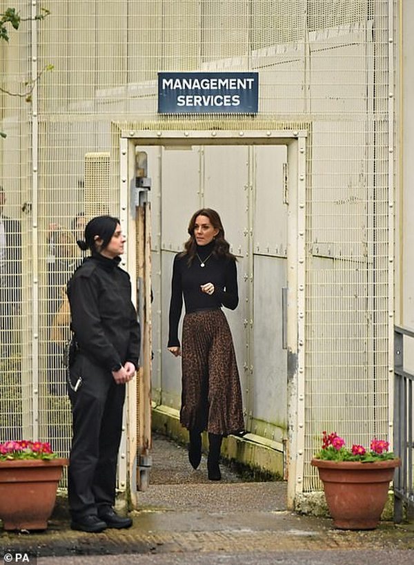 Кейт Миддлтон оказалась в тюрьме: в сеть попали фото