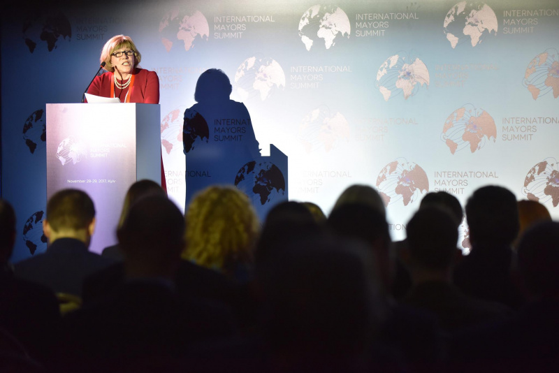 В Киеве начался Международный саммит мэров