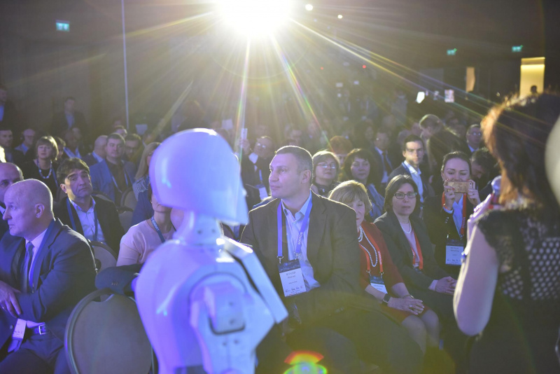 В Киеве начался Международный саммит мэров