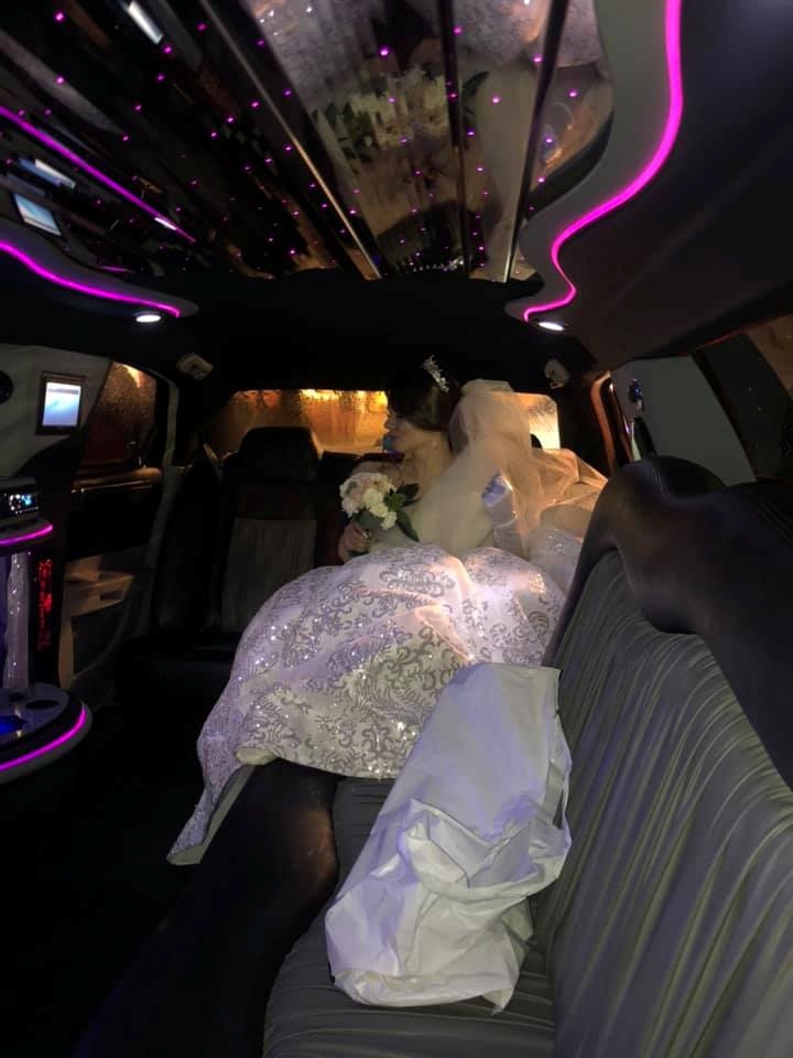 Освобожденный из плена 19-летний моряк женился: фото и видео торжества