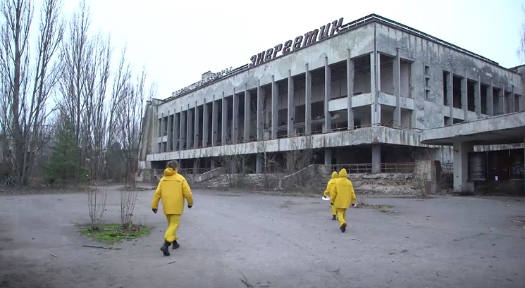 Слезы и ужас: участниц Від пацанки до панянки-4 отвезли в Чернобыльскую зону