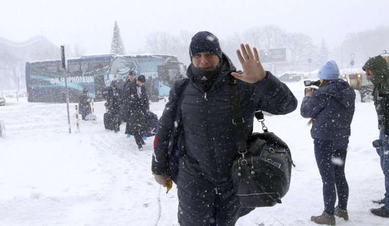 Снегопад помешал &quot;Черноморцу&quot; вовремя отправиться на сбор
