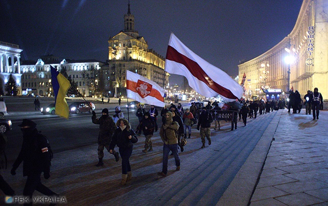 В Киеве прошел марш в честь погибшего на Майдане Жизневского (фоторепортаж)