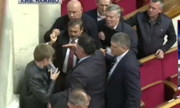 В Раде произошла потасовка с участием Гончаренко и нардепов от &quot;Оппоблока&quot;