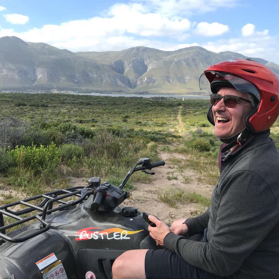 Знаменитий композитор загинув в авіакатастрофі разом з сім'єю (фото)