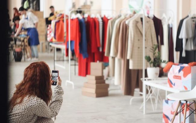 Осознанная мода: как масс-маркет вредит экологии и почему стоит отказаться от &quot;одноразовых&quot; вещей