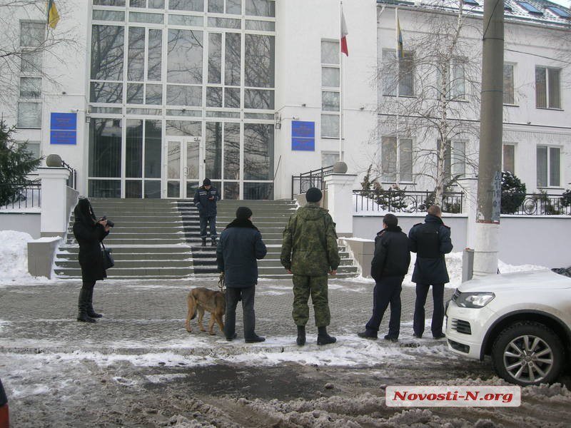 В Николаеве в день приезда Порошенко заминировали филиал Администрации морпортов