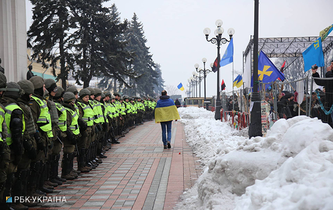 Учасники акції "Марш за майбутнє" прийшли під Верховну Раду (стрім)