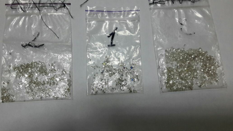 ДФС припинила контрабанду коштовного каміння