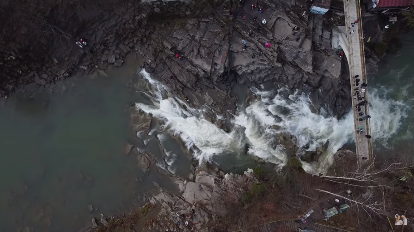 Самый старый виадук и &quot;оленья терапия&quot;: лучшие места рядом с Буковелем в одном видео